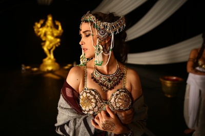 法伊娜·乔康的写真