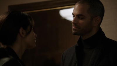 阿德里安·贝拉尼的写真-POI S4 E7 在大锤和根...