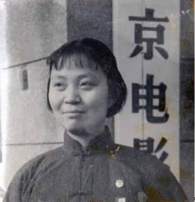 罗小玲的写真-https://new.qq.com/o...