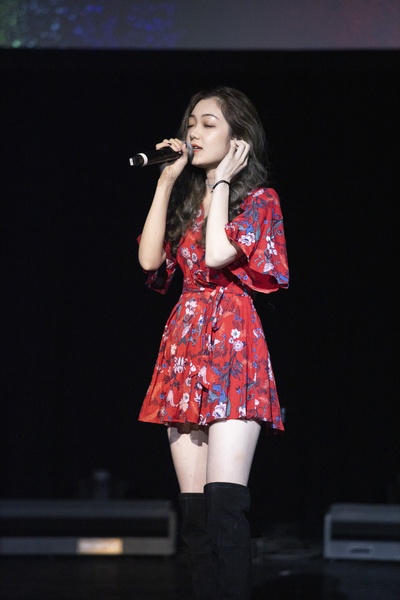 希林娜依·高的写真