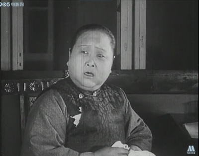 杨爱贞的写真-《情海重吻》起平之母