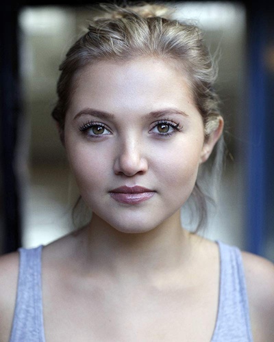 米娅·麦肯纳·布鲁斯的写真