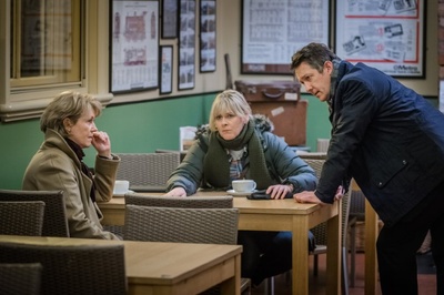 艾伦·麦肯纳的写真-Happy Valley ep04