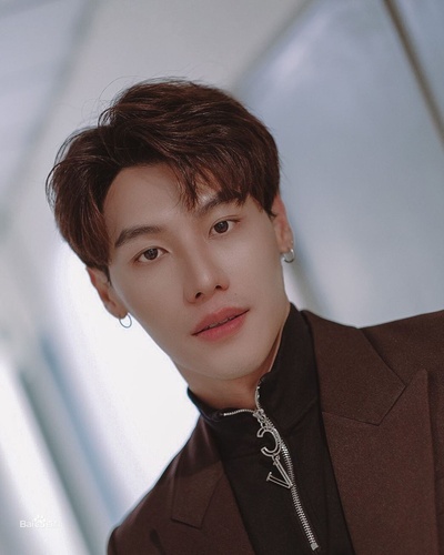 宝·苏帕功·斯里坡通的写真