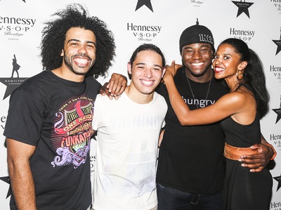 奥基里特·奥诺多瓦的写真