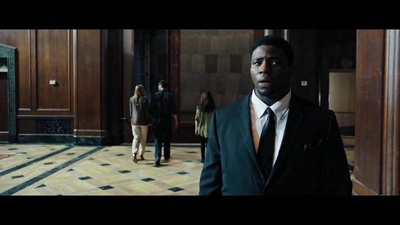 奥基里特·奥诺多瓦的写真-恐怖电影《公寓管理员...