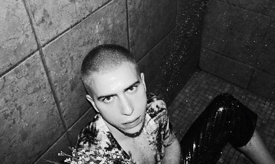 亚伦·霍利戴的写真