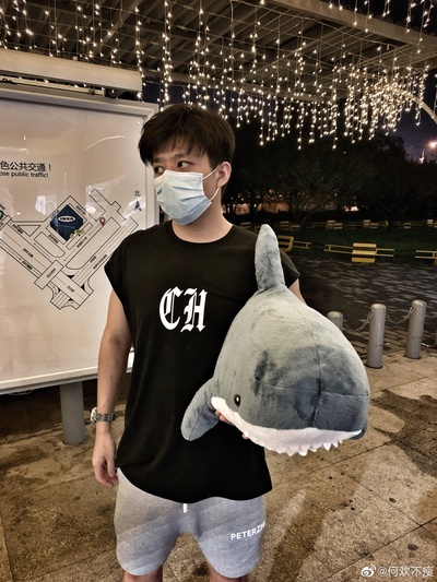 何欢的写真-何欢，给爷火