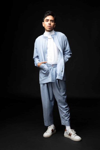 阿达什·古拉夫的写真