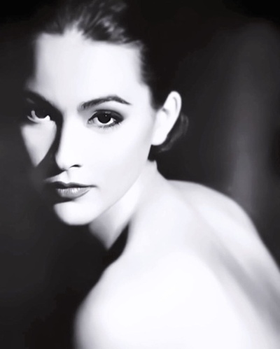 玛莎·华顿娜柏妮的写真