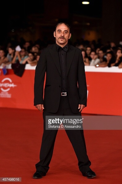 萨尔瓦多·斯特里亚诺的写真