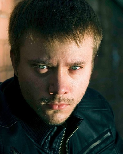 亚伦·福尔斯的写真