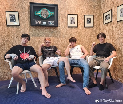 查澈威·德查拉朋的写真