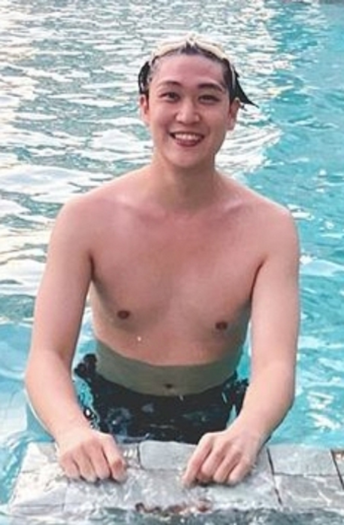 艾希.弛提斯萨努彭的写真