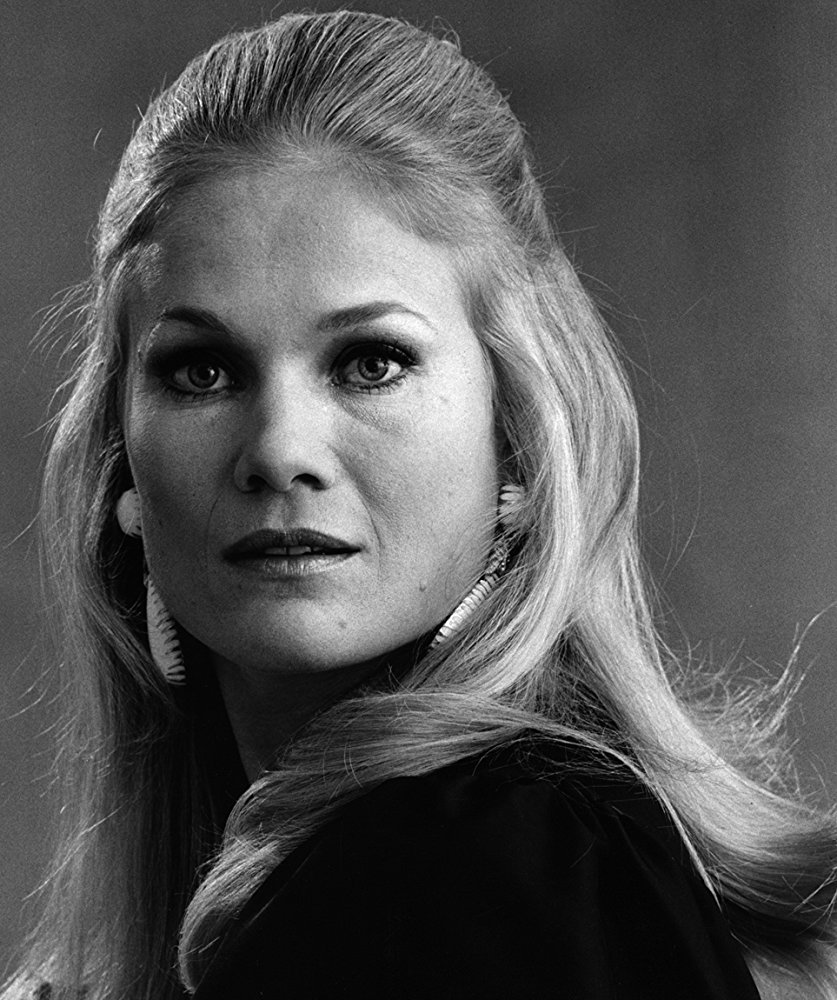 比比·贝什的写真