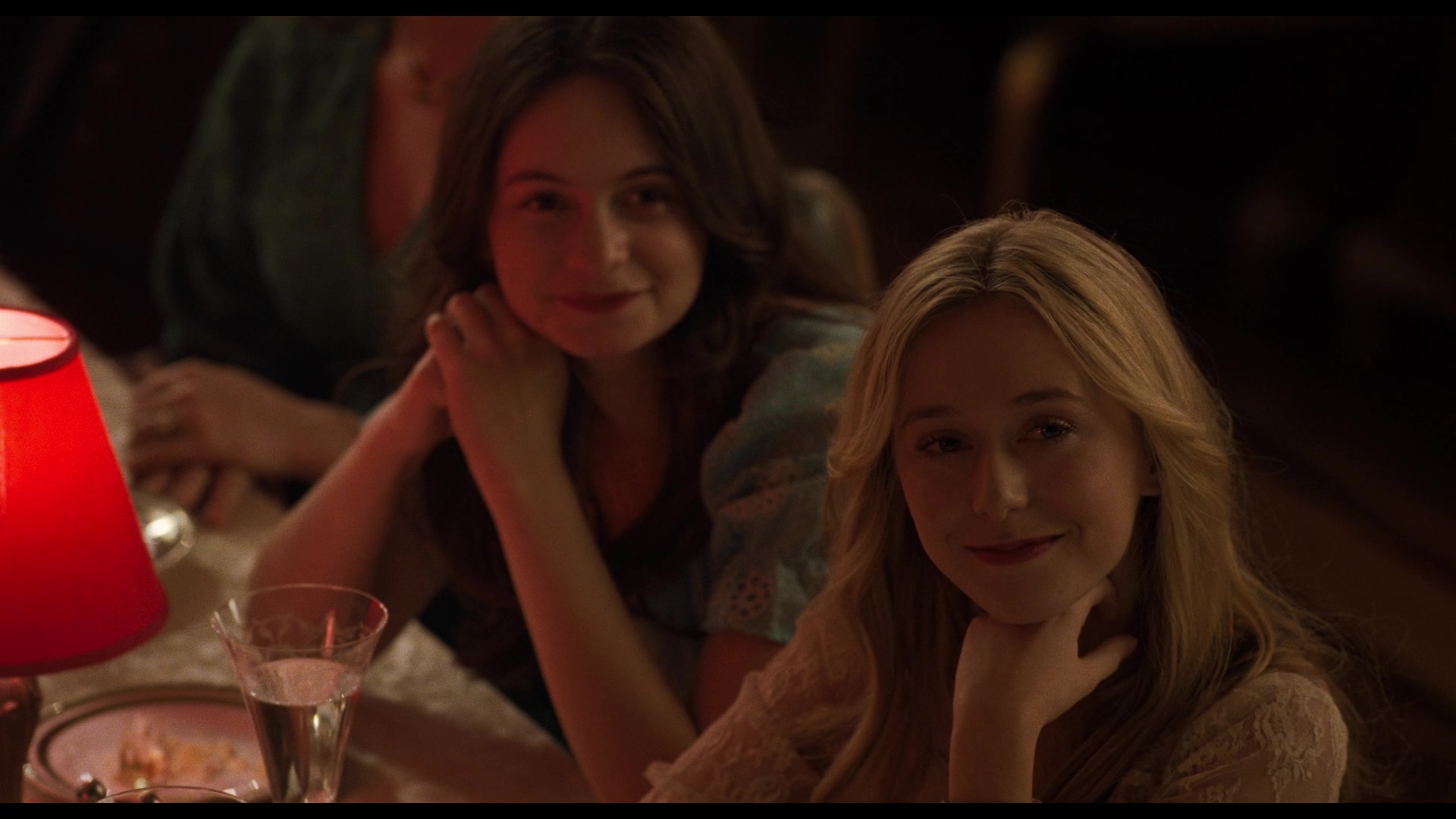 茵迪亚·恩能加的写真-爱尔兰人（逐帧截图截...