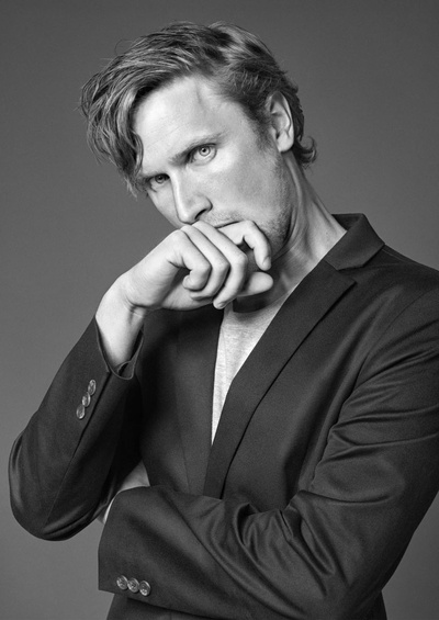 米克尔·福尔斯加德的写真-眼神有疯子的特质