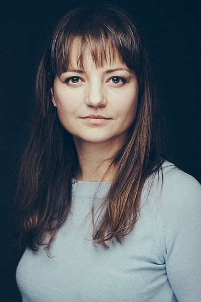 劳拉·布罗的写真