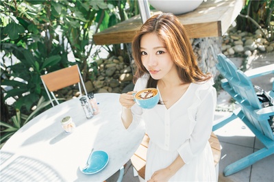 邓家佳的写真-邓家佳