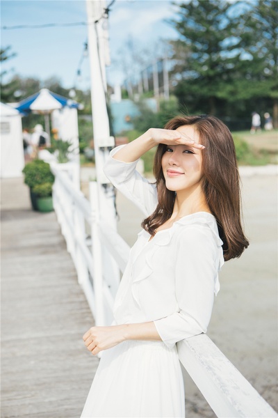 邓家佳的写真-邓家佳