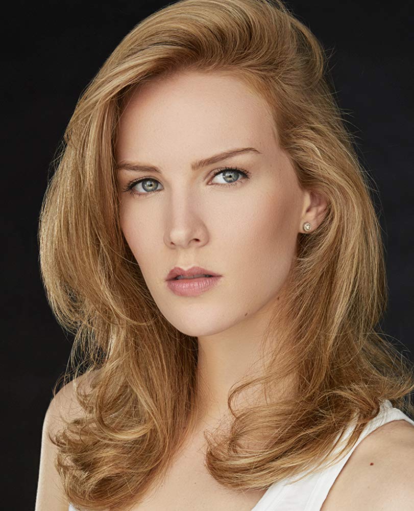 夏洛特·柯克的写真