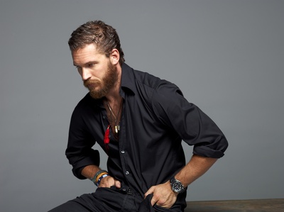 汤姆·哈迪的写真-via repimg