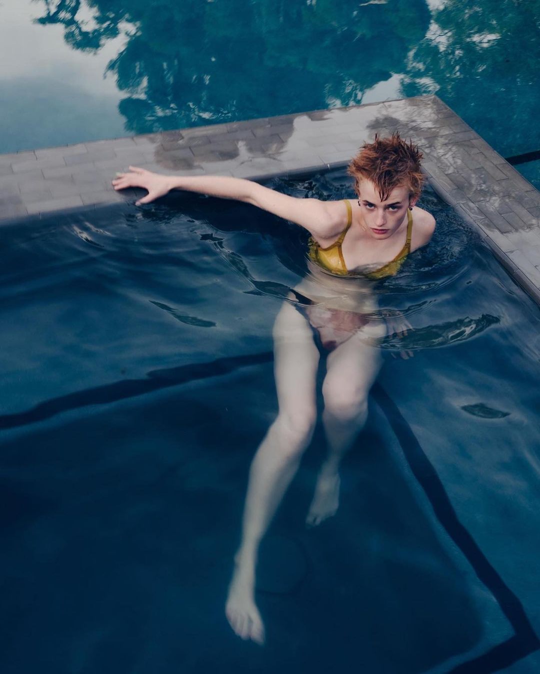 艾斯特-罗丝·麦克格雷格的写真