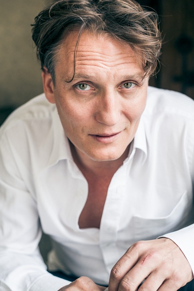 奥利弗·马苏奇的写真