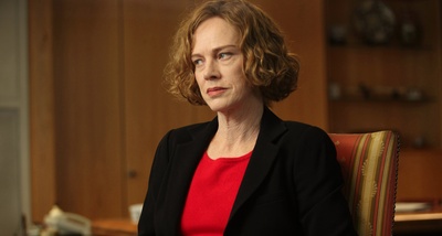 朱迪·戴维斯的写真-Page Eight 剧照