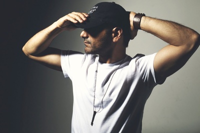 卡斯·安瓦尔的写真