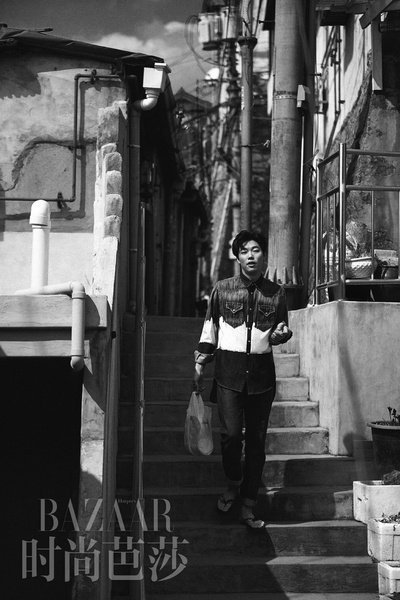 柳俊烈的写真-《时尚芭莎》2016.5...