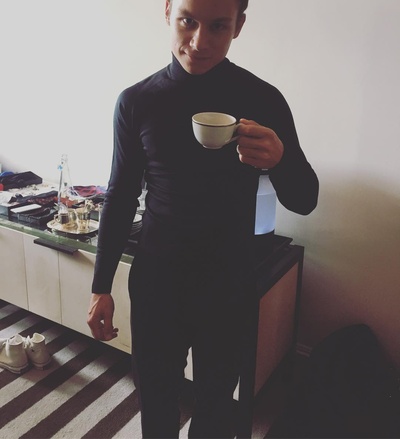 芬恩·科尔的写真-via IG