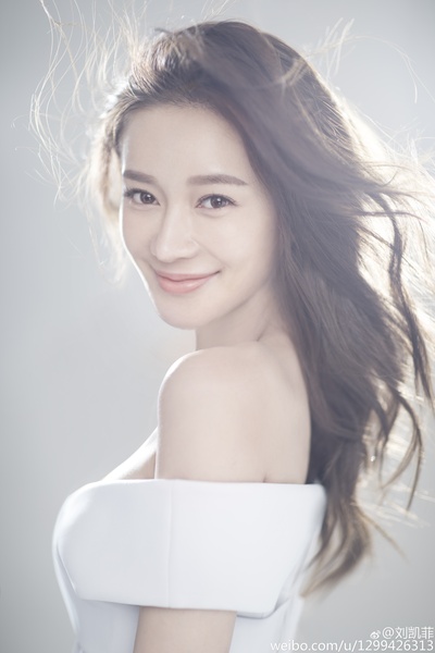 刘凯菲的写真