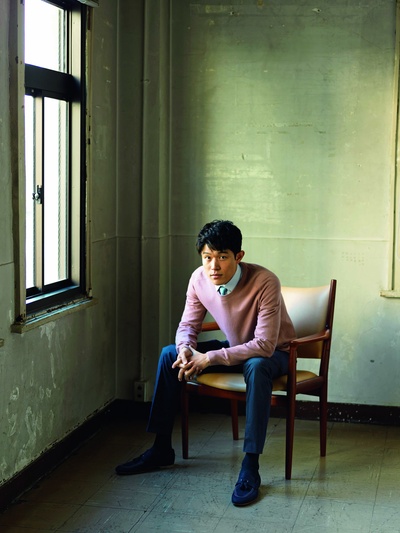 铃木亮平的写真-GOETHE(ゲーテ) 201...