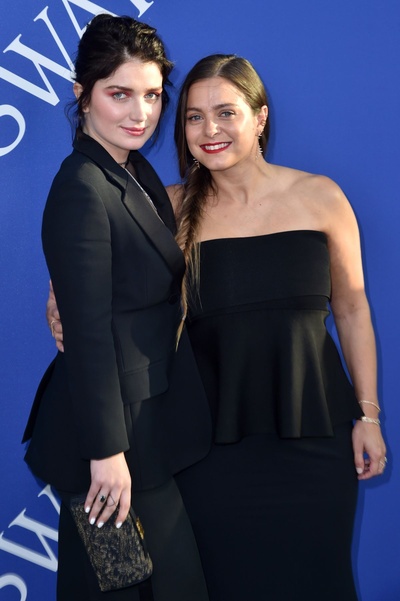 伊芙·休森的写真