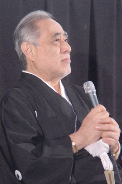 津川雅彦的写真