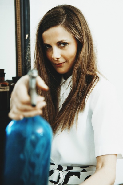 露易丝·布瑞丽的写真