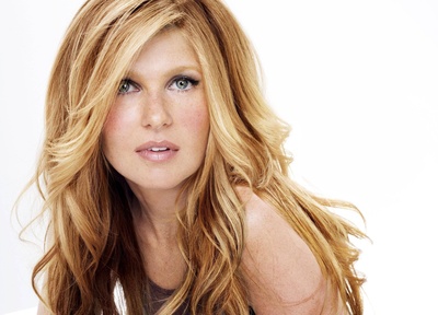 康妮·布里登的写真