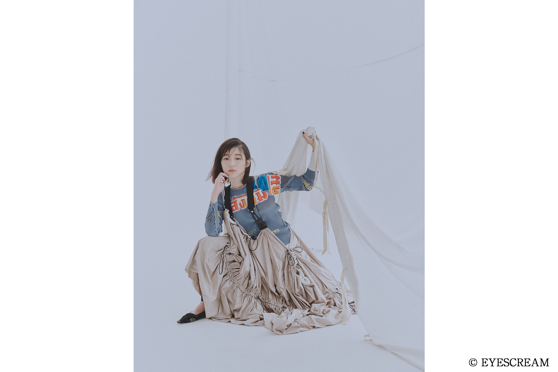 石川瑠华的写真