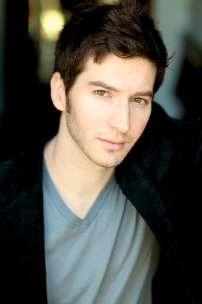 加雷特·海因斯的写真