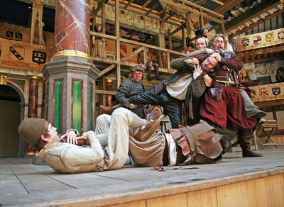 罗杰·阿拉姆的写真