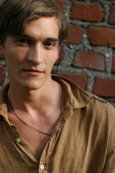 马特维·雷科夫的写真