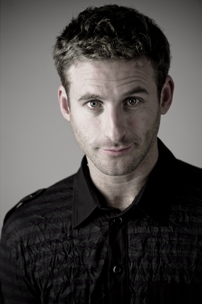 迪恩·奥戈曼的写真-务必戳大_(´ཀ`」 ∠)...