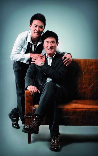 杜志国的写真-虎父无犬子--和儿子杜...