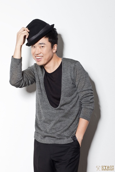 赵达焕的写真-这张猛一看有点像狗哥...