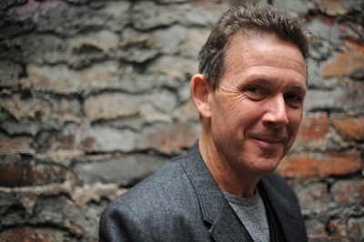 约翰·洛根的写真