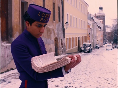 托尼·雷沃罗利的写真