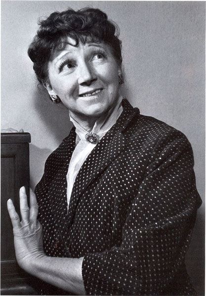 里娜·泽廖娜娅的写真