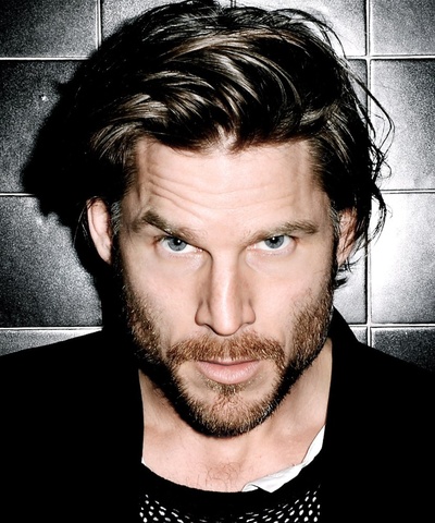 诺亚·亨特雷的写真