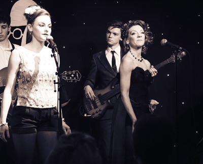 托马斯·布罗迪-桑斯特的写真